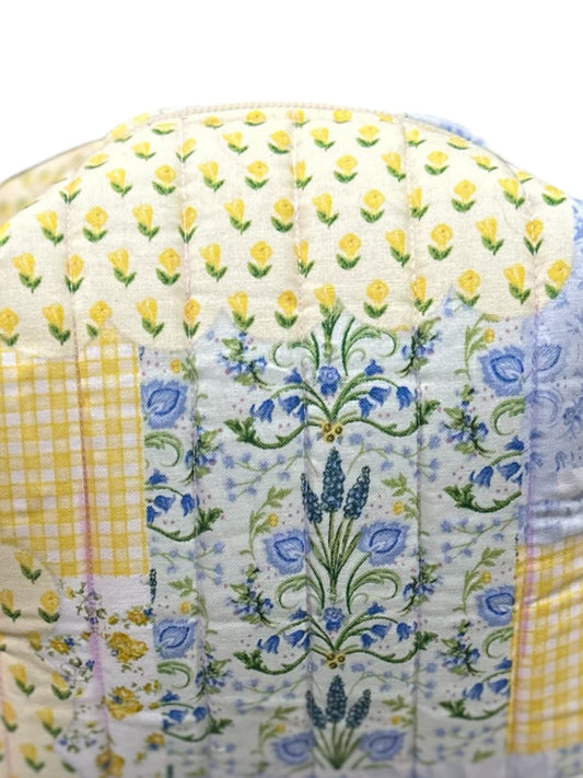 Medium Boxy Quilted Zip Pouch – Patchwork Floral Fabric Case